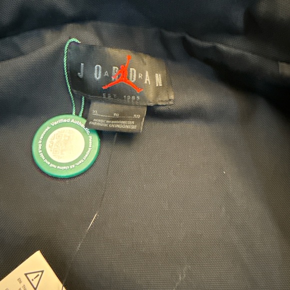 Cactus Jack by Travis Scott x Jordan jacket with Colorful Embroidery - Picture 5 of 5